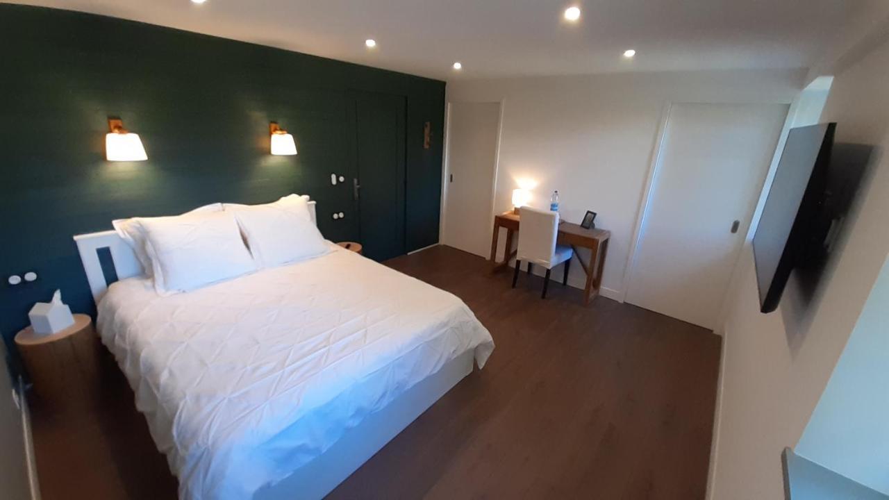 Petit Manoir Proche Dinan - Chambre D'Hotes Lanvallay Dış mekan fotoğraf